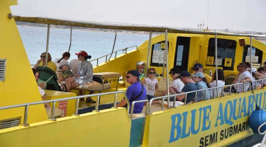 Banana Boat in the Heart of Cairo