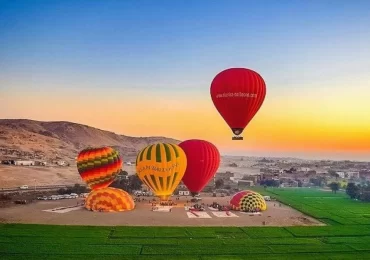 Hot air balloon ride in Luxor